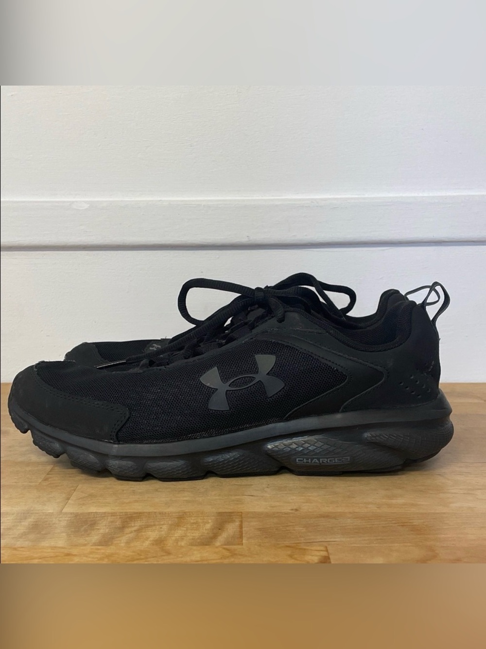 Under Armour Charged Assert 9 Training Shoes lightweight sneakers men’s size 9